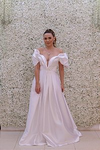 VESTIDO LONGO EM ZIBELINE OMBRO A OMBRO E SAIA COM PREGAS