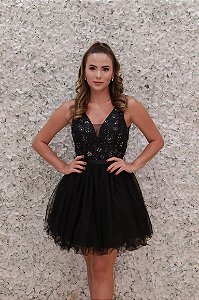 VESTIDO CURTO PRETO BUSTO BORDADO E SAIA EM TULE