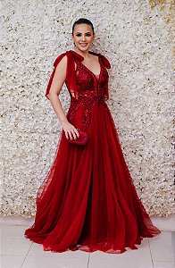 VESTIDO MARIE MARSALA EM TULE COM BUSTO BORDADO E DETALHE LAÇO NO OMBRO E FENDA