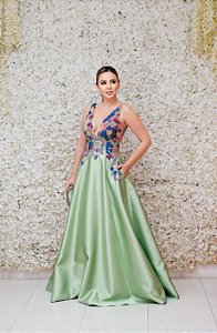 VESTIDO ZIBELINE VERDE PISTACHE SAIA PRINCESA BUSTO BORDADO COLORIDO