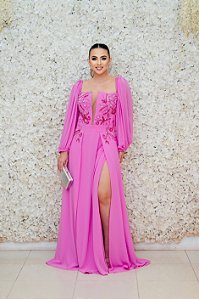 VESTIDO FLECHE DOR CREPE DE SEDA ROSA CHICLETE OMBRO A OMBRO DECOTE LATERAL E DETALHES BORDADOS