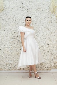 VESTIDO MIDI BRANCO OMBRO UNICO BABADO SAIA MULLET