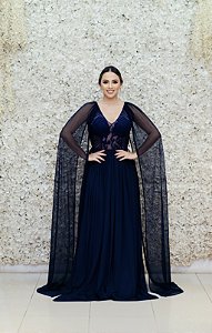 VESTIDO AZUL MARINHO TULE COM ELASTANO FRENTE UNICA COM BUSTO BORDADO E DETALHE DE CAPA
