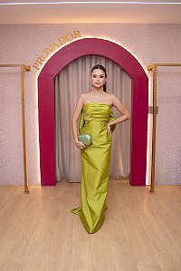VESTIDO TAFETA VERDE OLIVA TOMARA QUE CAIA BUSTO DRAPEADO E LAÇO REMOVIVEL
