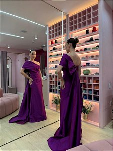 VESTIDO FUCSIA IVA EM TAFETÁ OMBRO ÚNICO COM SOBRESSAIA REMOVÍVEL
