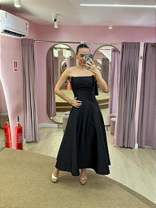 VESTIDO MIDI PRETO EM ZIBELINE CORTE EVASÊ TOMARA QUE CAIA COM PONTEIRAS