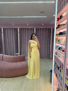 VESTIDO AMARELO MUSSELINE TOMARA QUE CAIA RECORTE LATERAL COM DETALHE FLUIDO NO OMBRO