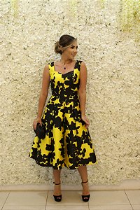VESTIDO MIDI ESTAMPA AMARELO E PRETO ZIBELINE