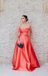 VESTIDO CORAL TOMARA QUE CAIA BUSTO DE RENDA E PREGAS ZIBELINE
