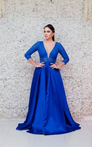 VESTIDO AZUL ROYAL PRINCESA DE MANGAS COMPRIDAS BORDADAS E FENDA