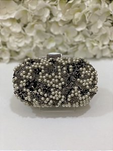 ALUGUEL BOLSA PÉROLA CHUMBO BORDADA