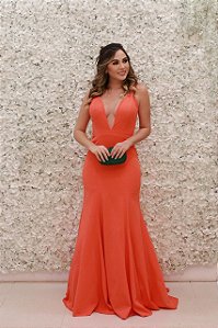 VESTIDO LARANJA SEREIA COM DECOTE E DETALHES DE TIRAS NAS COSTAS