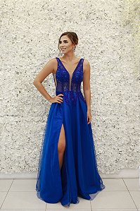 VESTIDO AZUL ROYAL MARIE COM BUSTO E DECOTE BORDADO SAIA EM FENDA