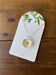 Colar Hezagonal Flor de Orquídea Prata