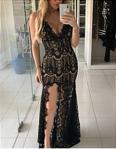 vestido de renda com forro nude