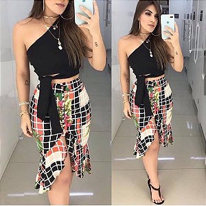 conjunto de saia curta e blusa para festa