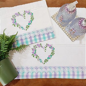 JOGO ROSTO E LAVABO BORDADO - CORAÇÃO LILAS