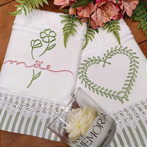 KIT 2 TOALHAS DE LAVABO BORDADAS MÃES - CORAÇÃO VERDE.