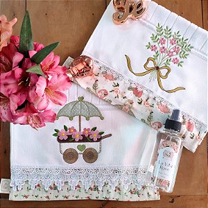KIT 2 TOALHAS DE LAVABO BORDADAS - BOUQUET CARRIOLA ROSA
