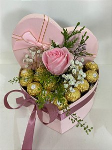 Caixa coração e Ferrero