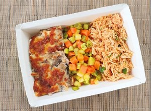 Frango desfiado ao pomodoro mix legumes e beringela gratinada