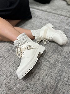 Coturno Puff Com Detalhe Off White Roberta
