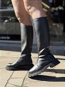 Bota Cano Longo Preta Carmen