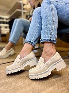 Mocassim Tratorado Com Brilho Off White Débora