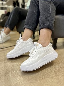 Tênis Branco Com Detalhe Sarah