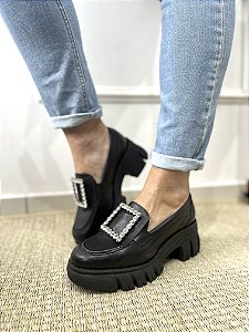 Mocassim Preto Solado Tratorado Fivela De Pedra Eliane