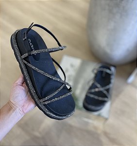 Papete Sandália Preta Com Detalhe De Brilho Thay