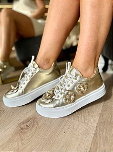 Tênis Casual Dourado Detalhe Flor Viviane