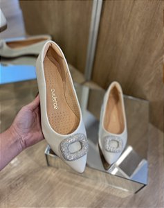 Sapatilha Off White Bico Fino Detalhe Brilho Alessa