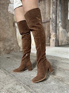 Bota Over Camurça Salto Bloco Caramelo Fiorela