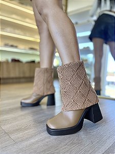 Bota Meia Pata Caramelo Com Manta Muriel
