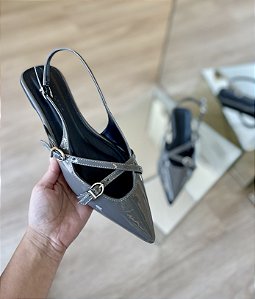 Sapatilha Slingback Cinza Com Fivelas Stefani