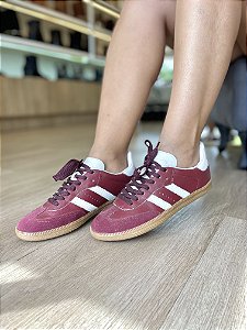 Tênis Slim Couro Cherry Detalhe Branco Meri