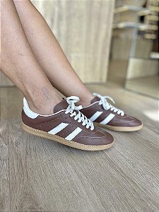 Tênis Slim Couro Marrom Detalhe Branco Meri