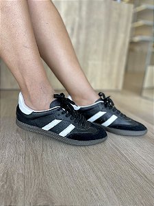Tênis Slim Couro Preto detalhe Branco Meri