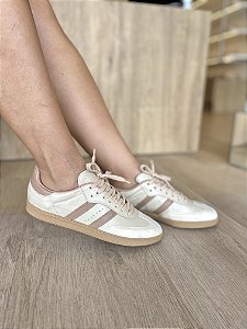 Tênis Slim Couro Bege Detalhe Caramelo Meri