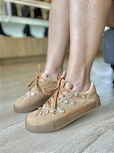 Tênis Slim Couro Caramelo Com Pedraria Livia