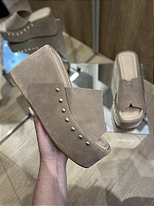 Tamanco Anabela Taupe Com Aplicações Wanda