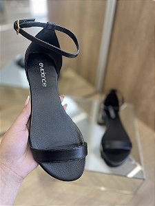 Sandália Rasteira Básica Em Couro Preta Ramona