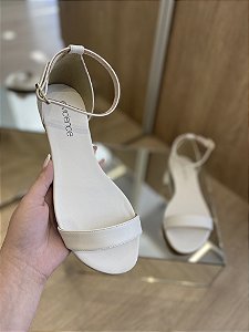 Sandália Rasteira Básica Em Couro Branca Ramona