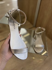 Sandália Rasteira Básica Em Couro Prata Ramona