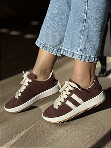 Tênis Marrom Com Detalhe Branco Diessa