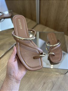 Rasteira Bege Tira Com Aplicação Dourada Karoline