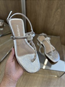 Sandália Rasteira Fran Prata Com Detalhe em Strass