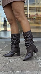 Bota Slouch Marrom Cano Médio Jordana