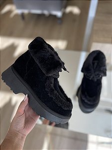 Bota Preto De Pelos Com Cadarço Dani